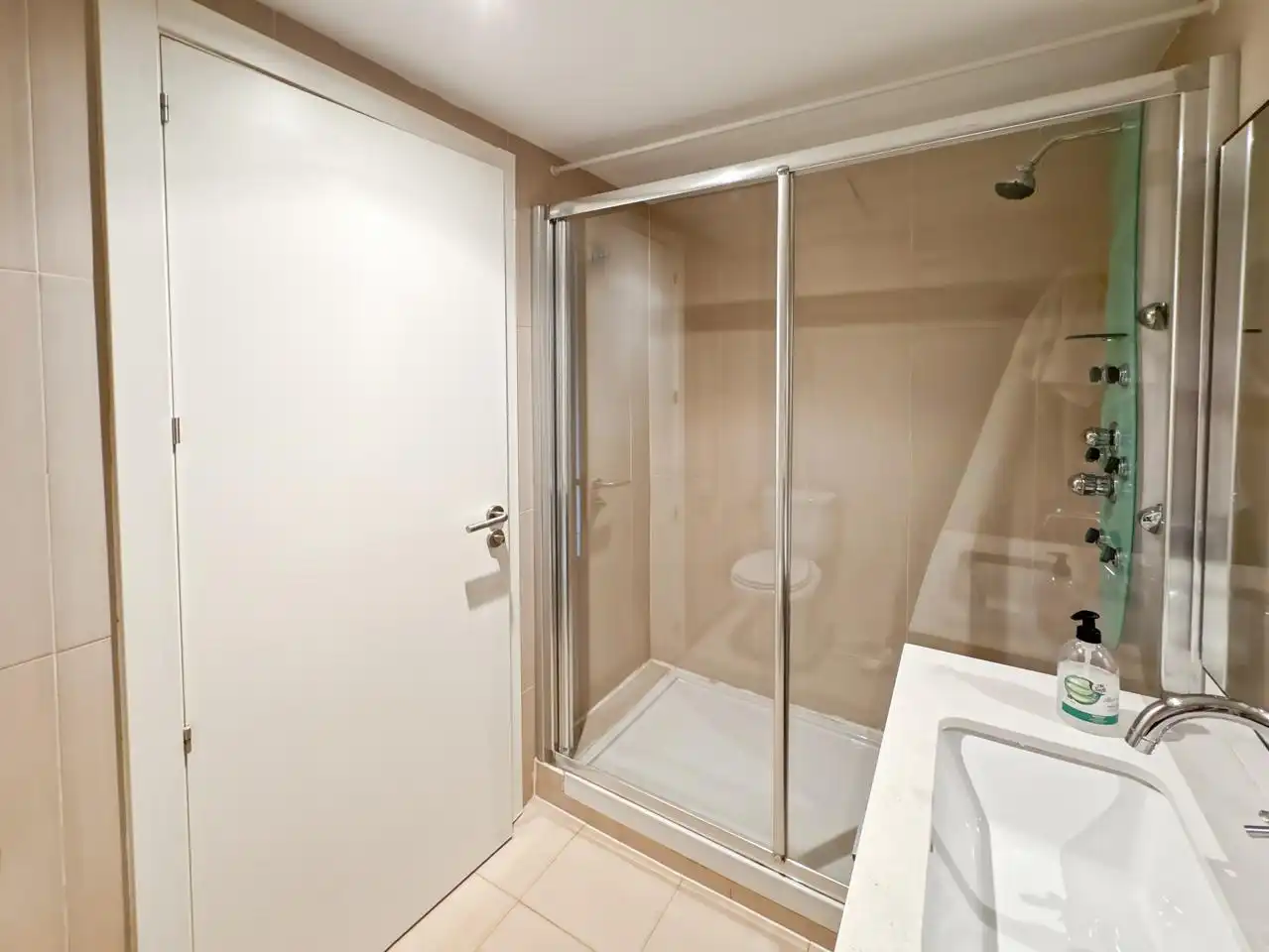 Badezimmer von Maisonette zum Verkauf in Madrid mit Klimaanlage, Heizung und Terrasse
