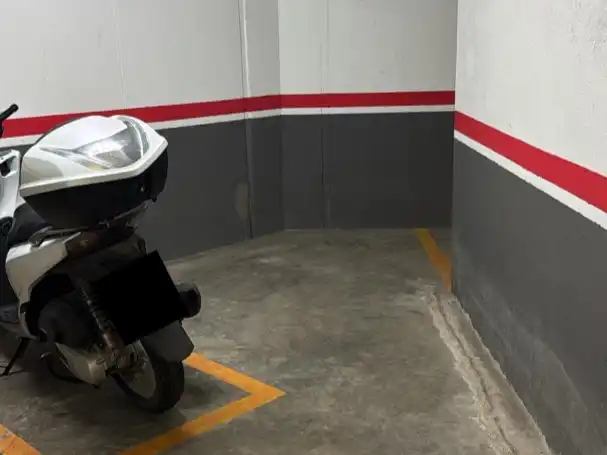 Motorradstellplatz zur Miete in Camí de Sant Genís 4, imagen 2