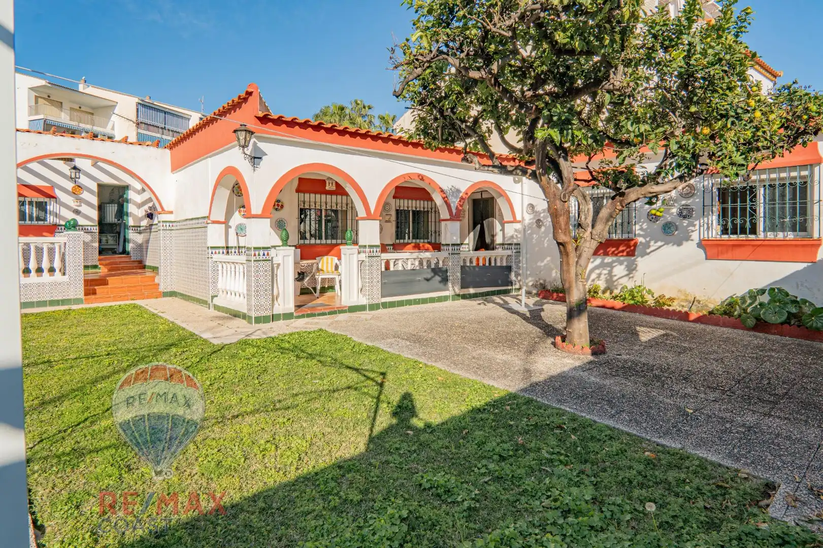 Vista exterior de Casa o chalet en venta en Rincón de la Victoria con Jardín privado, Terraza y Piscina