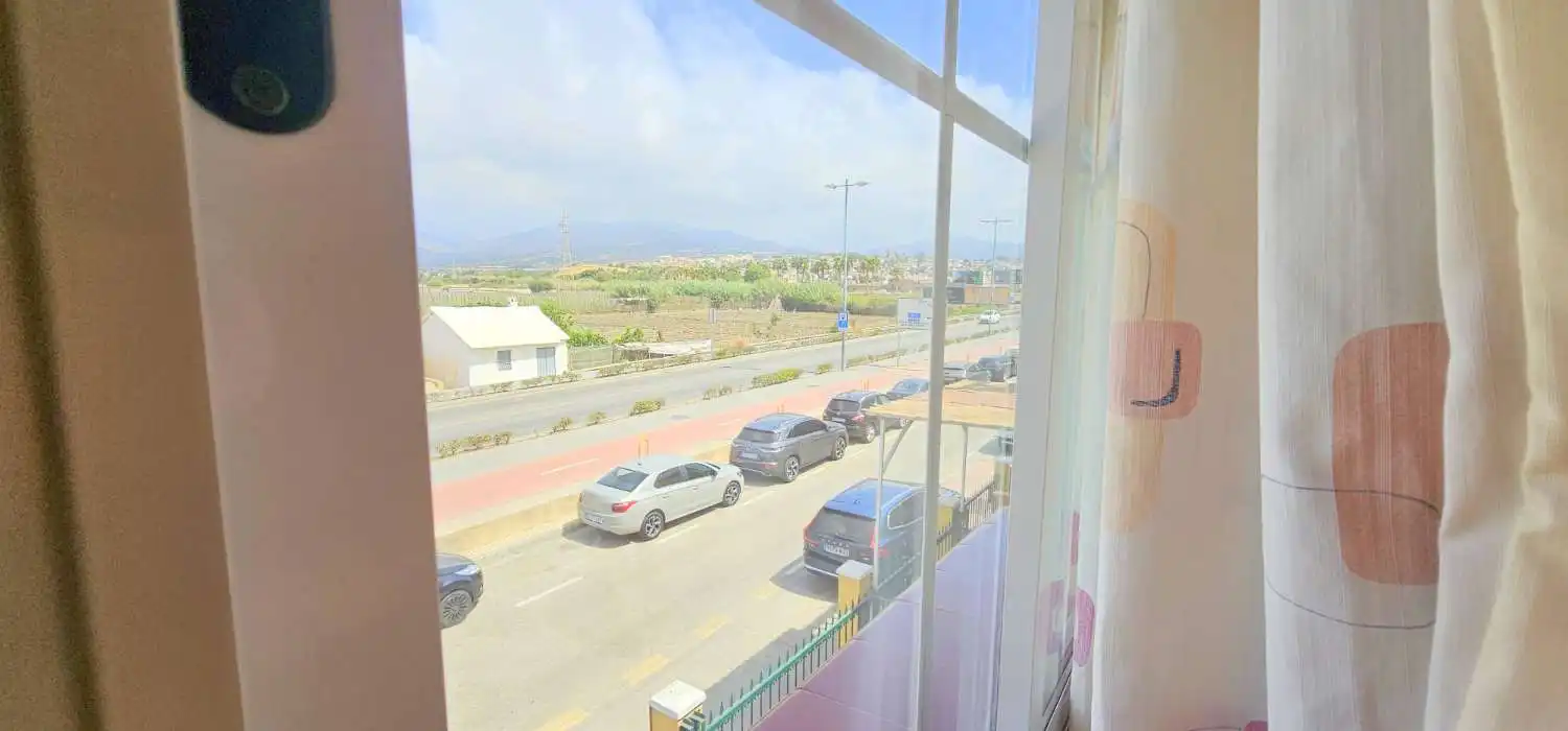 Vista exterior de Casa o xalet en venda en Vélez-Málaga amb Aire condicionat, Calefacció i Terrassa