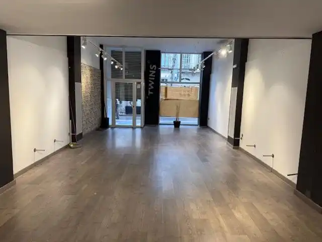 Local comercial de lloguer a Centre - Passeig i Rodalies, imagen 11