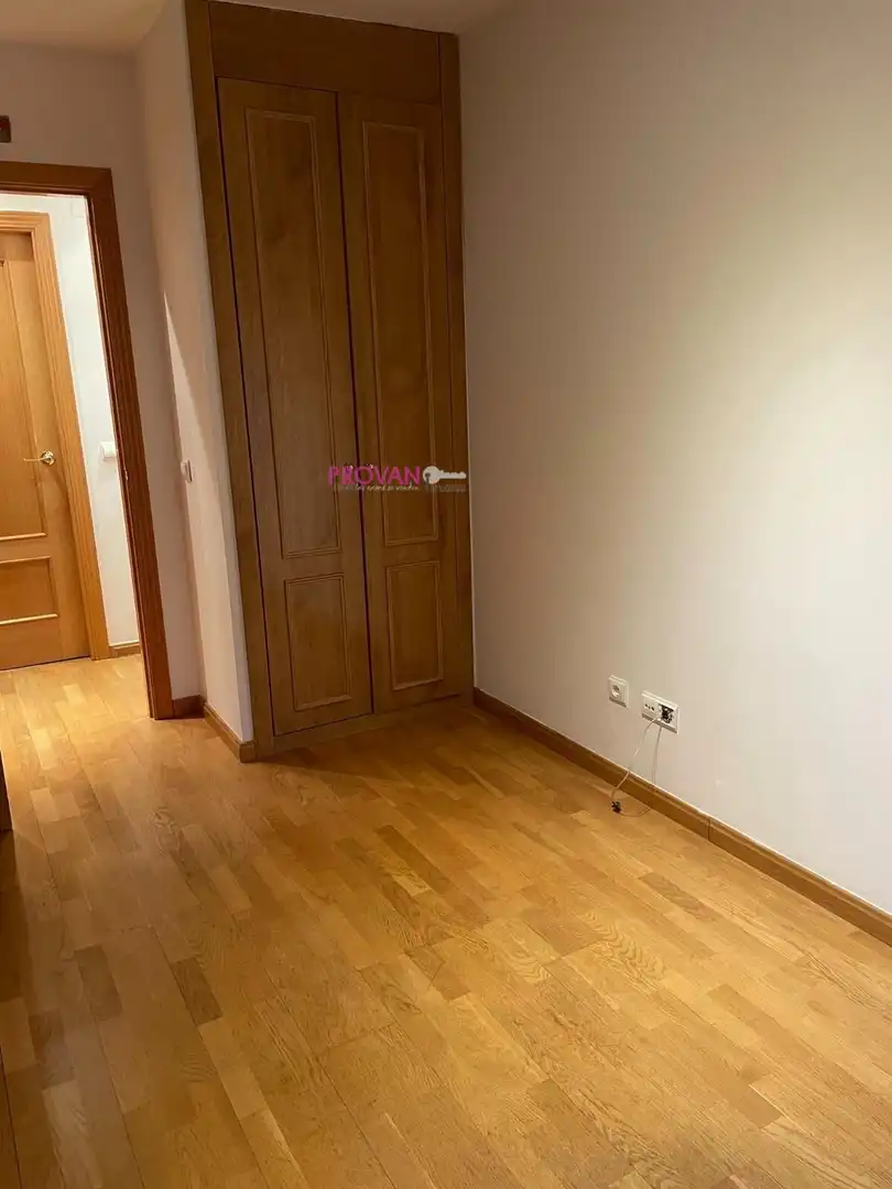 Schlafzimmer von Wohnung zur Miete in Torrejón de Ardoz mit Klimaanlage, Heizung und Whirlpool