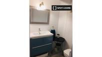 Bathroom of Flat to rent in Pozuelo de Alarcón  with Air Conditioner, Heating and Furnished