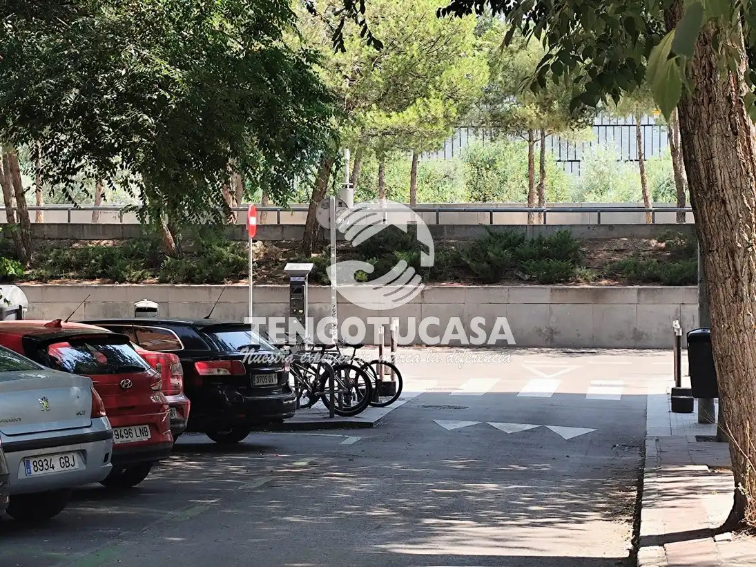Vista exterior de Pis en venda en Madrid amb Aire condicionat, Calefacció i Jardí privat