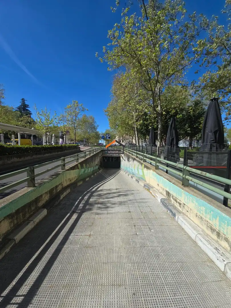 Vista exterior de Garaje en venta en Madrid