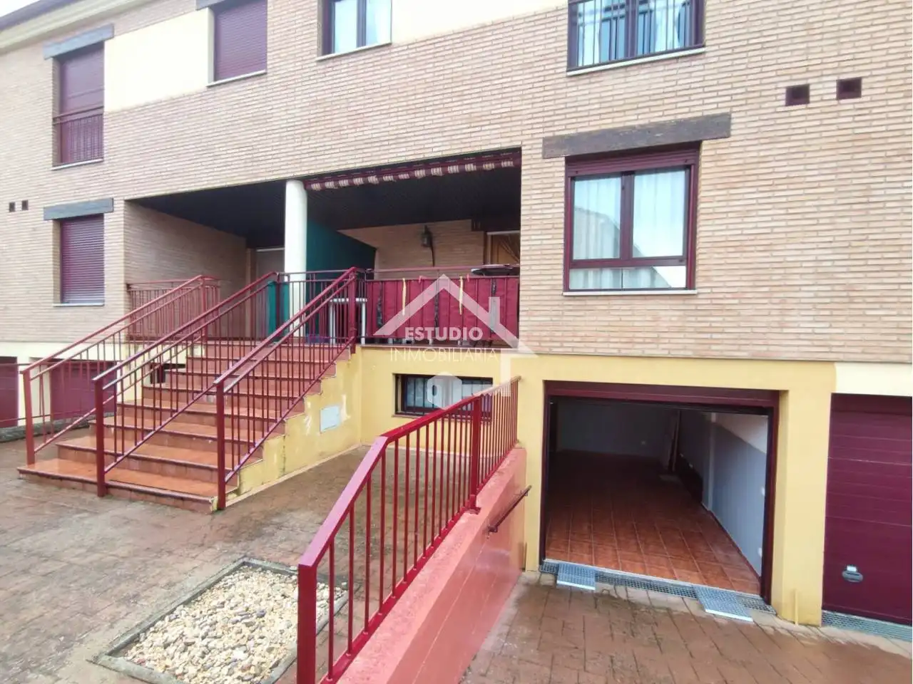 Vista exterior de Casa o chalet en venta en Canillas de Río Tuerto con Calefacción, Jardín privado y Parquet
