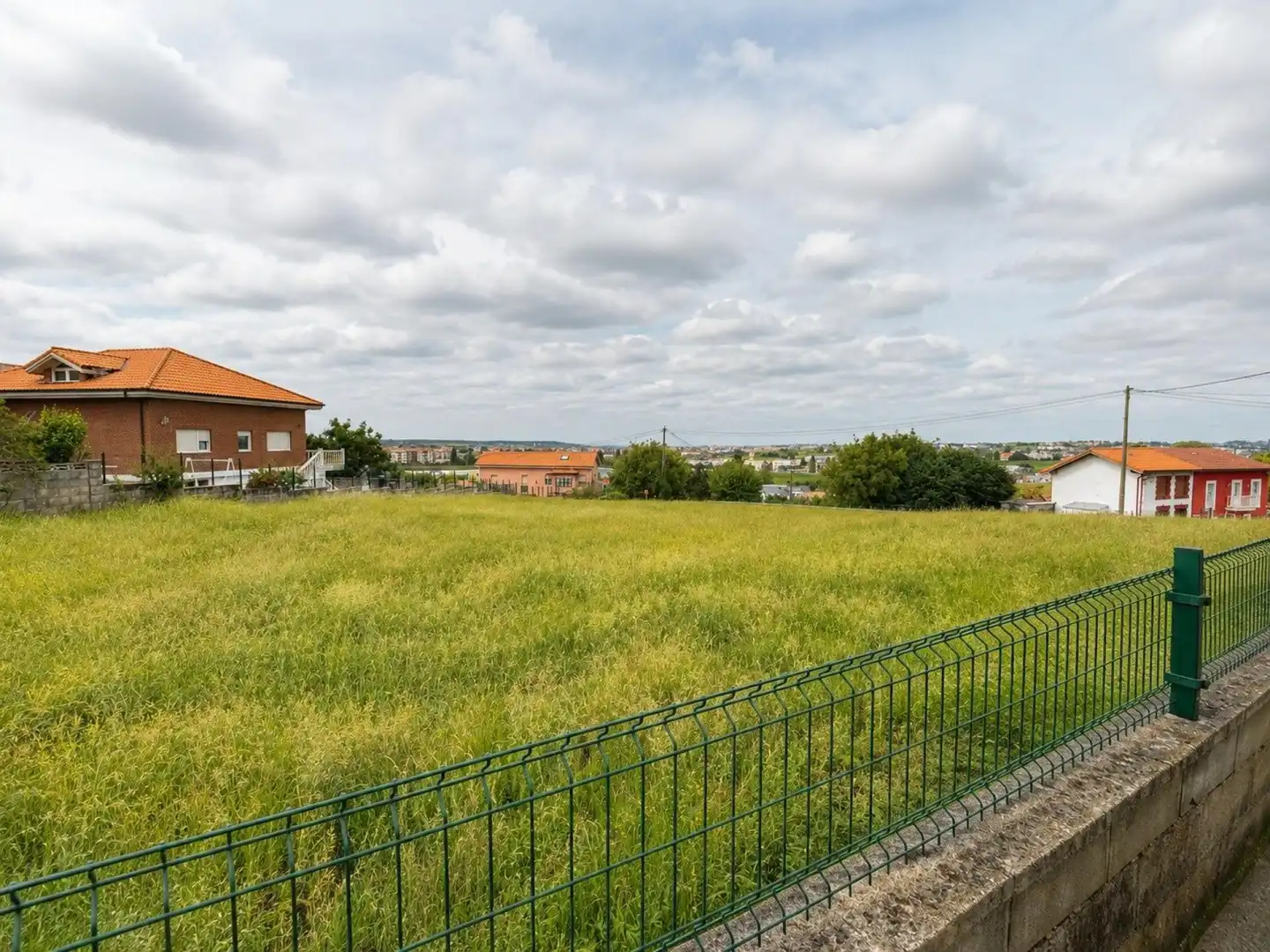 Country house zum Verkauf in Camargo mit Klimaanlage, Heizung und Terrasse
