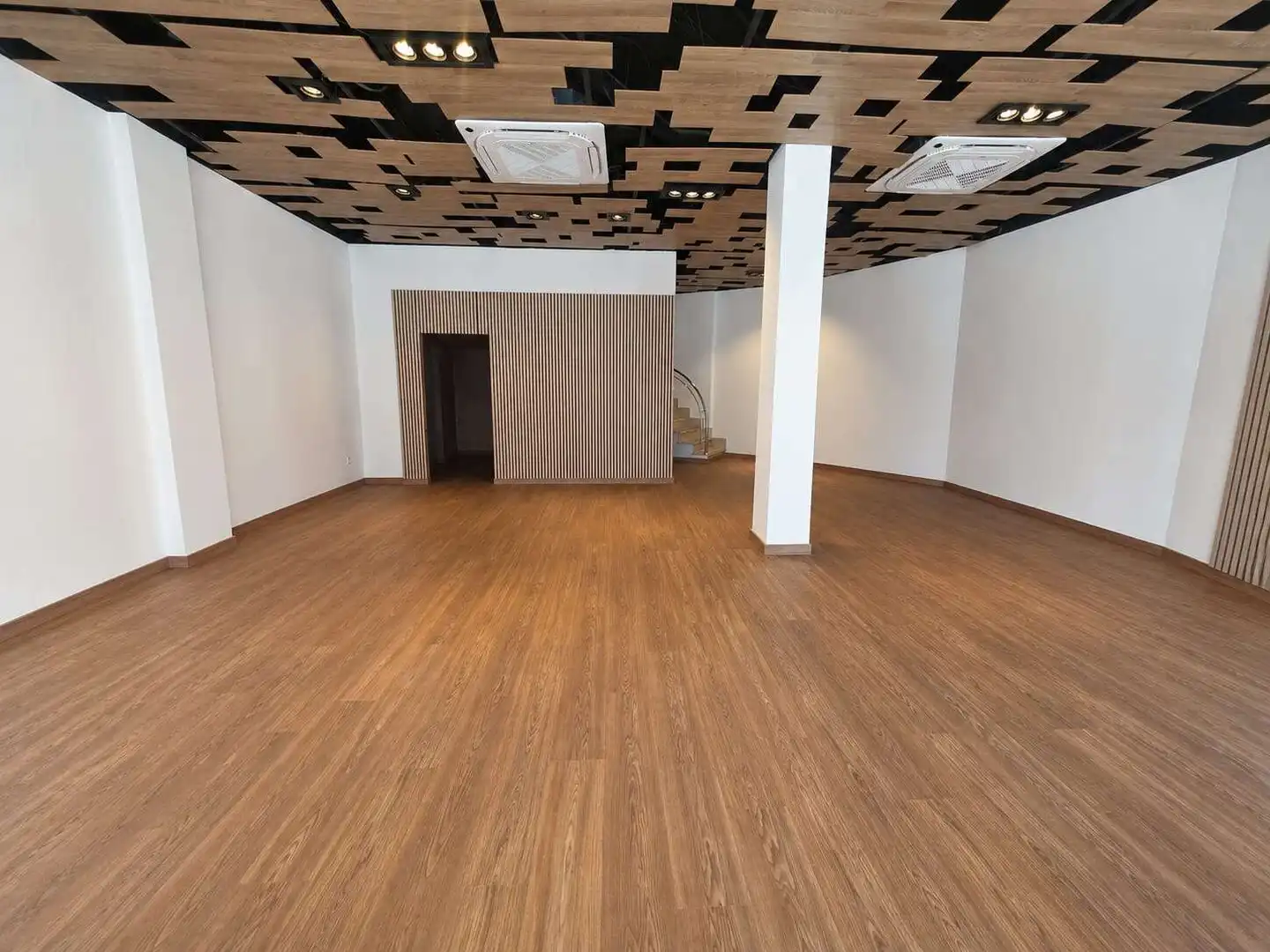 Oficina de alquiler en Alcúdia