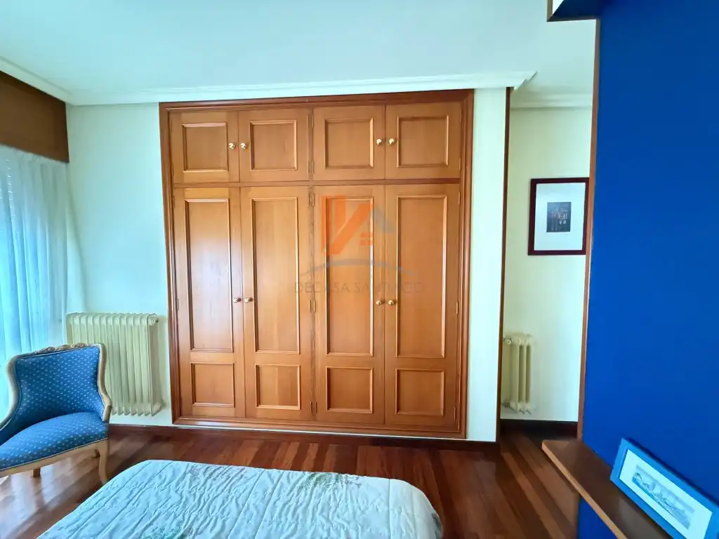 Habitación de Casa adosada en venta en Brión con Jardín privado, Terraza y Piscina