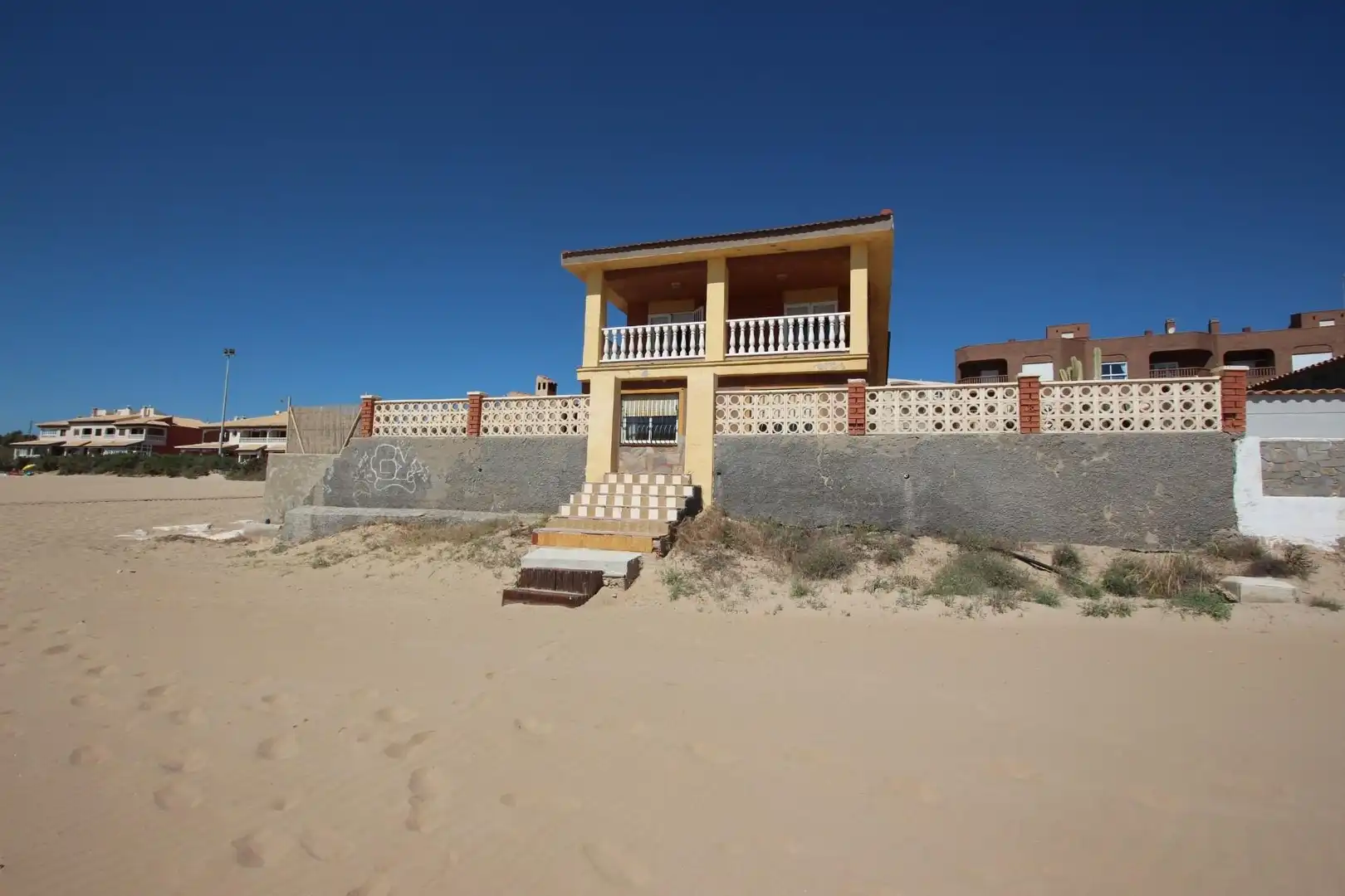 Vista exterior de Casa o chalet en venta en Guardamar del Segura con Jardín privado, Terraza y Piscina