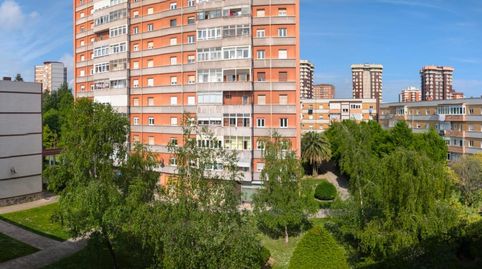 Foto 2 de Apartament en venda a Pumarín, Gijón