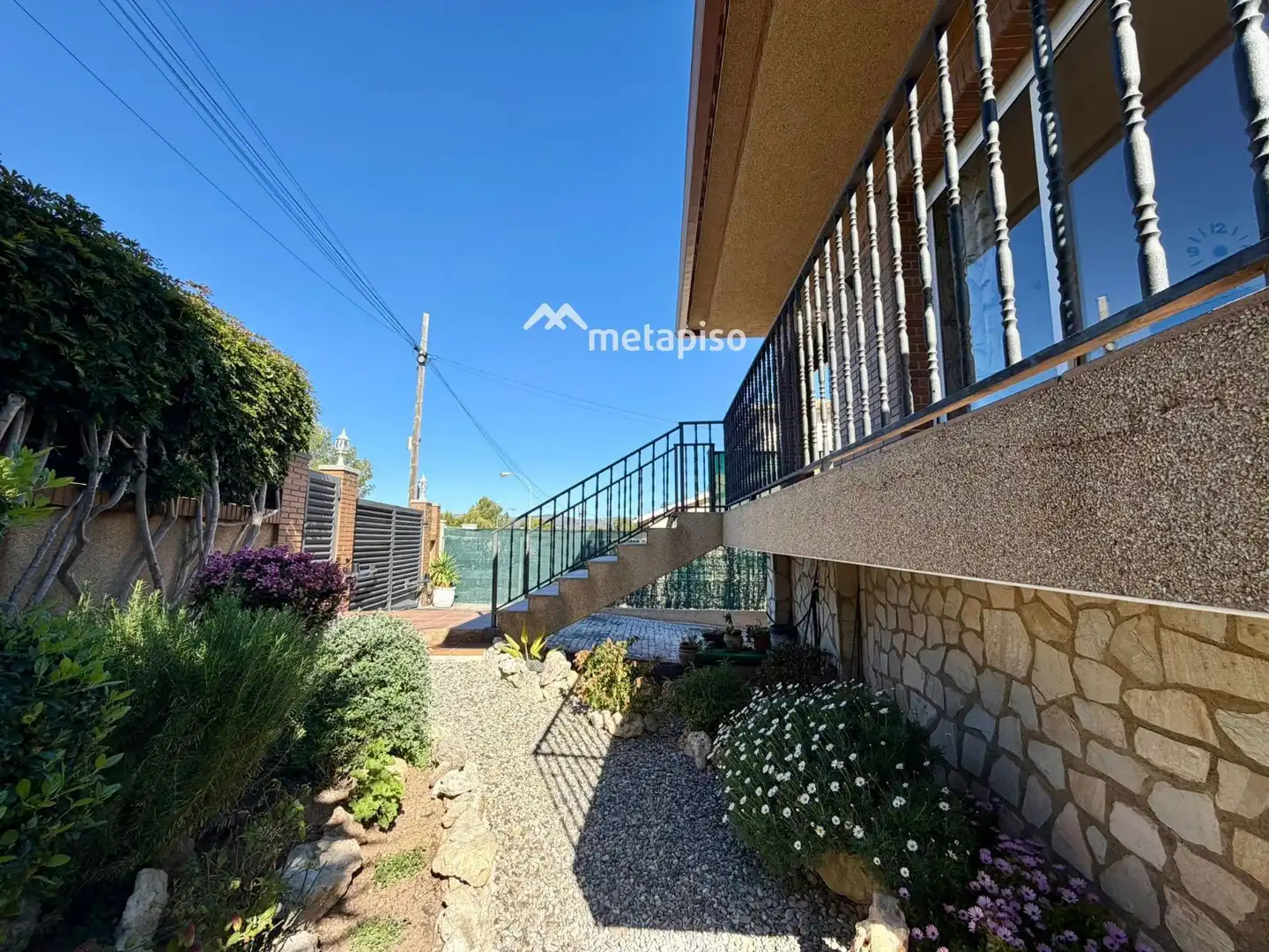 Vista exterior de Casa o xalet en venda en El Vendrell amb Aire condicionat, Calefacció i Piscina