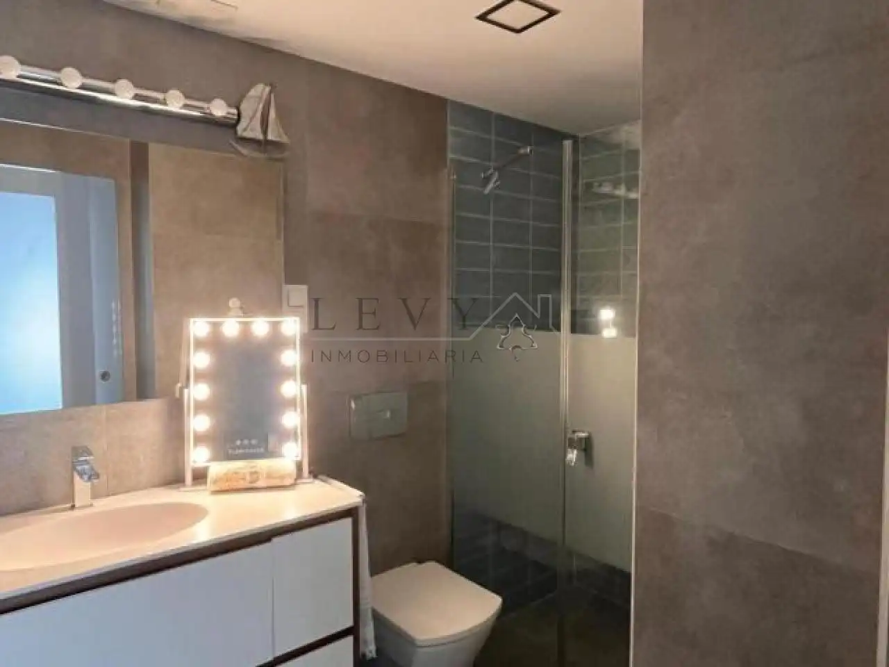 Baño de Piso en venta en Málaga con Aire acondicionado y Calefacción