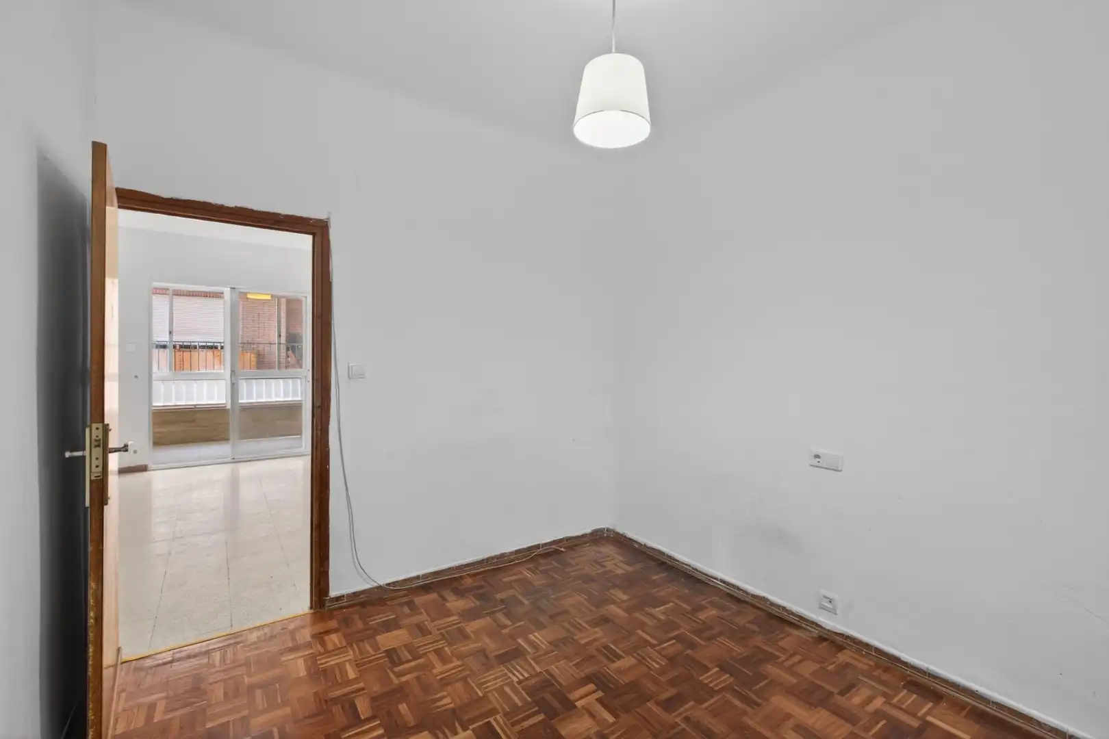 Habitación de Piso en venta en Málaga con Balcón y Alarma