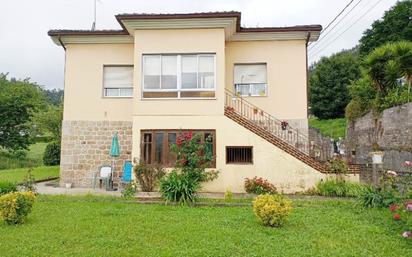 Exterior view of House or chalet for sale in Los Corrales de Buelna   with Heating, Private garden and Storage room