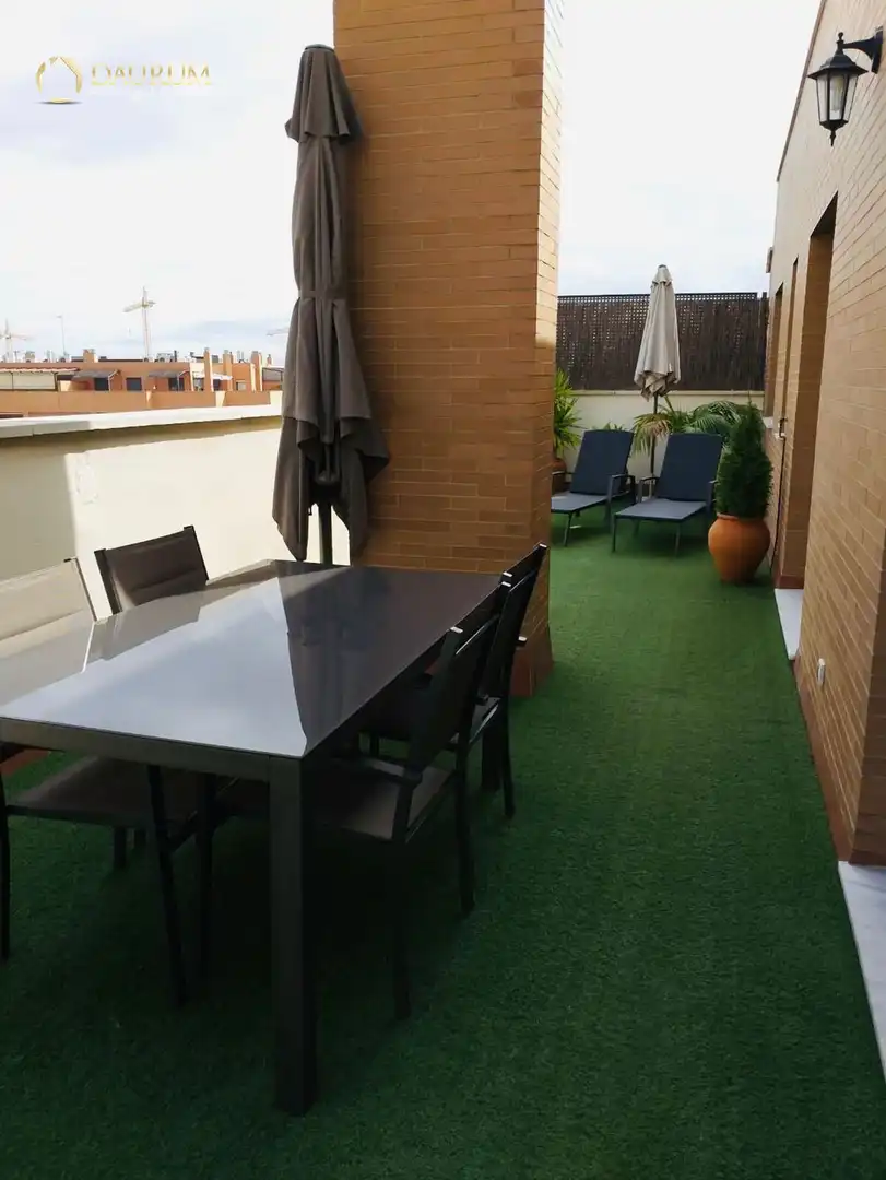Terraza de Ático en venta en Mairena del Aljarafe con Aire acondicionado, Terraza y Piscina