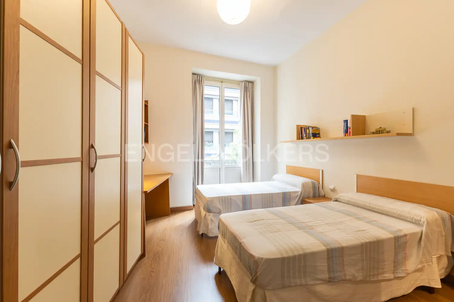 Bedroom of Flat for rent in Valencia  with Air Conditioner, Heating and Furnished