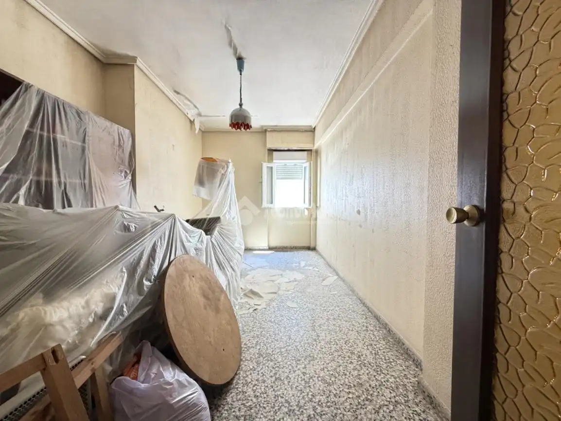 Piso en venta en Xirivella con Balcón