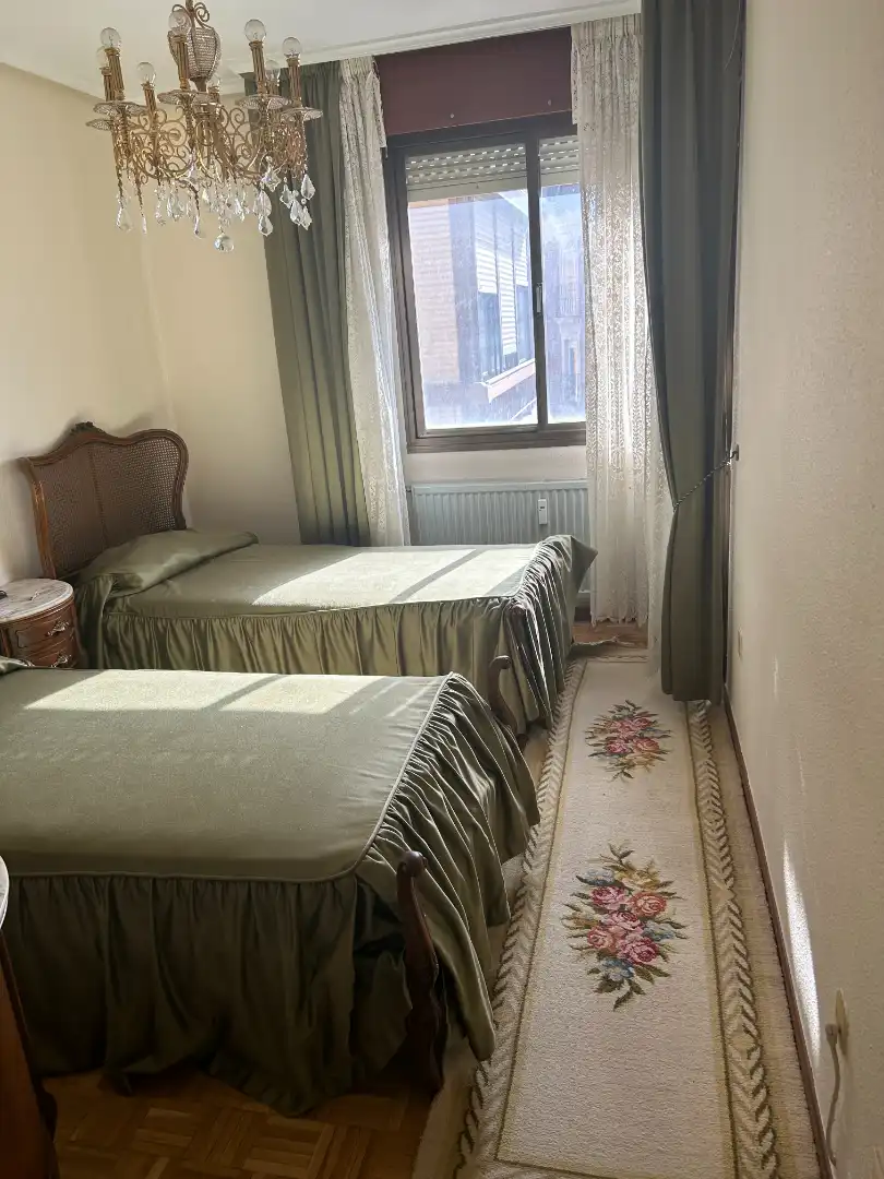 Habitación de Piso en venta en Burgos con Terraza y Amueblado