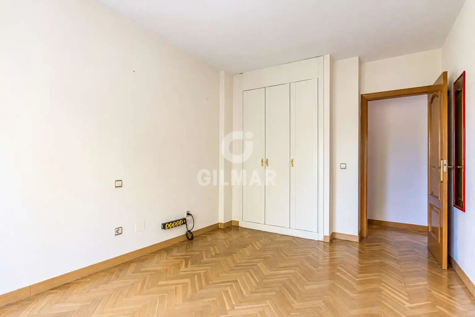 Bedroom of Flat for sale in Boadilla del Monte  with Heating, Private garden and Storage room