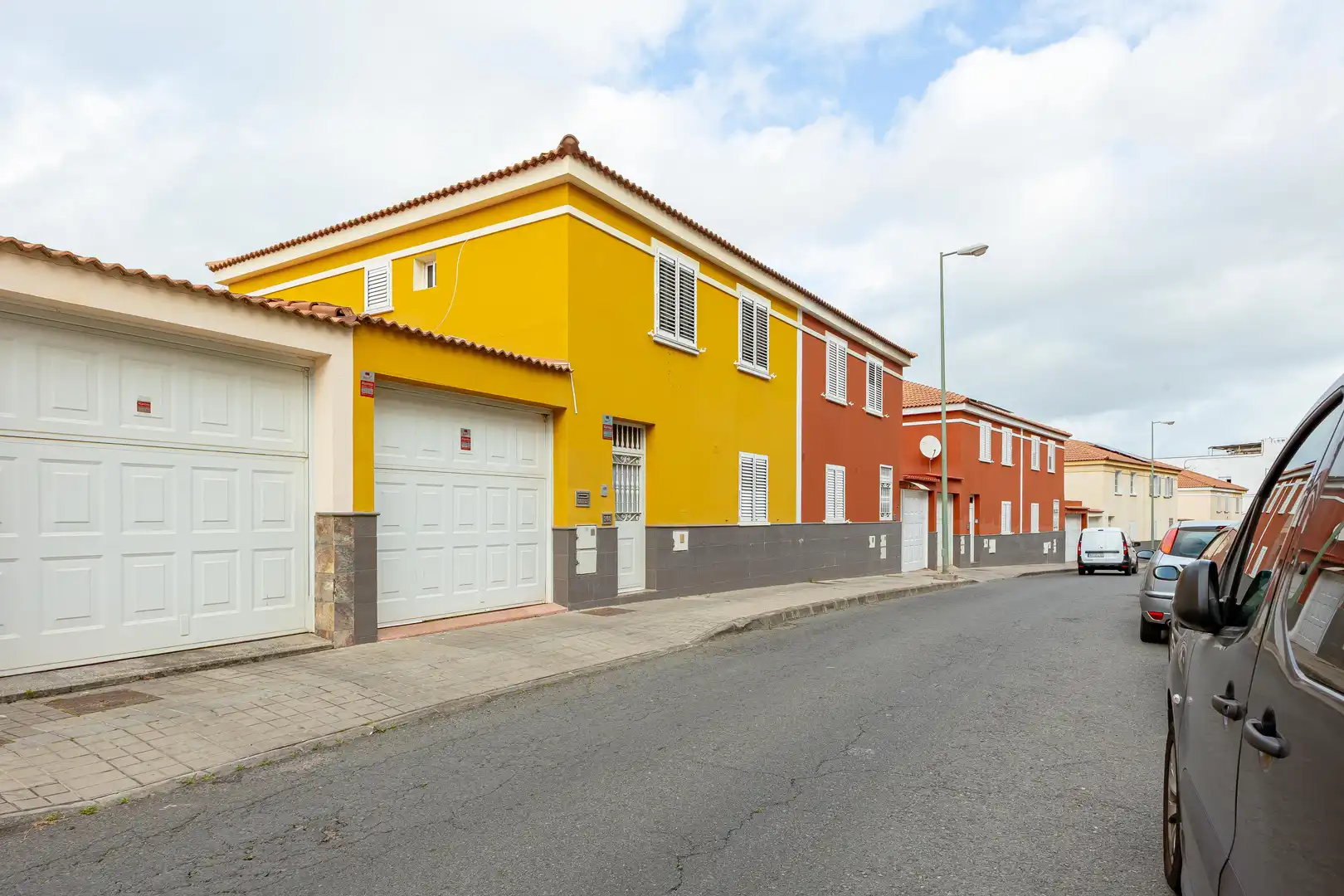 Vista exterior de Casa o xalet en venda en Las Palmas de Gran Canaria amb Aire condicionat, Terrassa i Traster