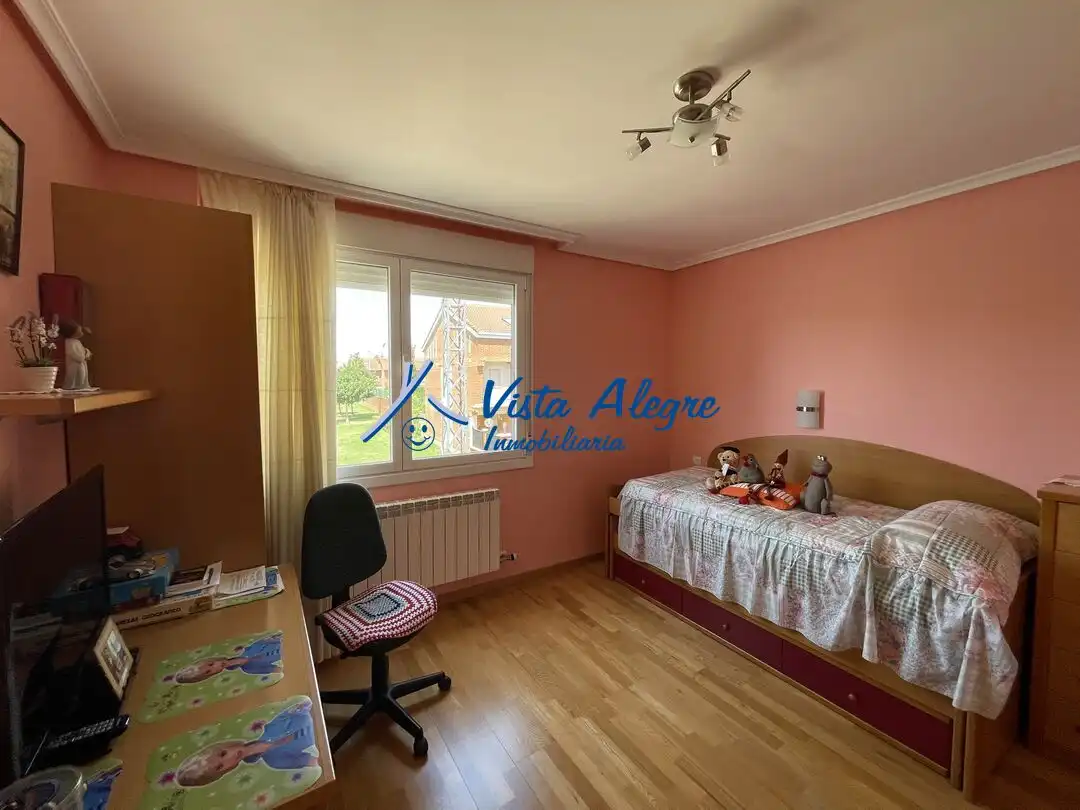 Bedroom of Detached homes for sale in Haro  with Heating, Parquet flooring and Terrace