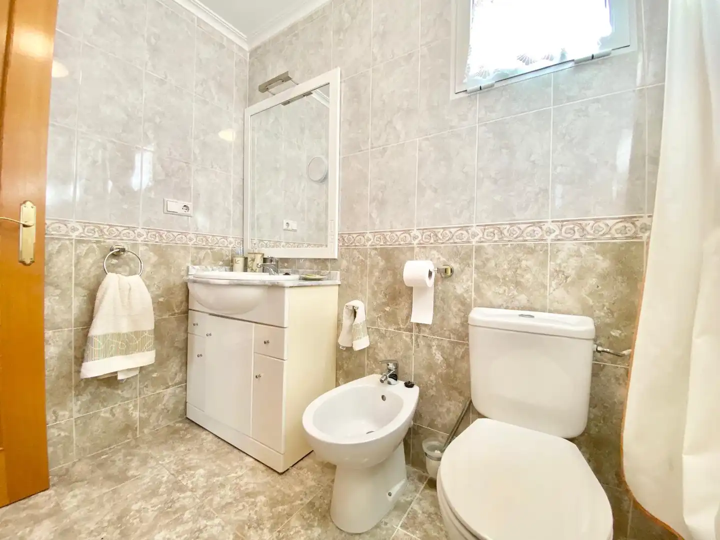 Apartamento con terraza en alquiler en Puerto Deportivo, imagen 28