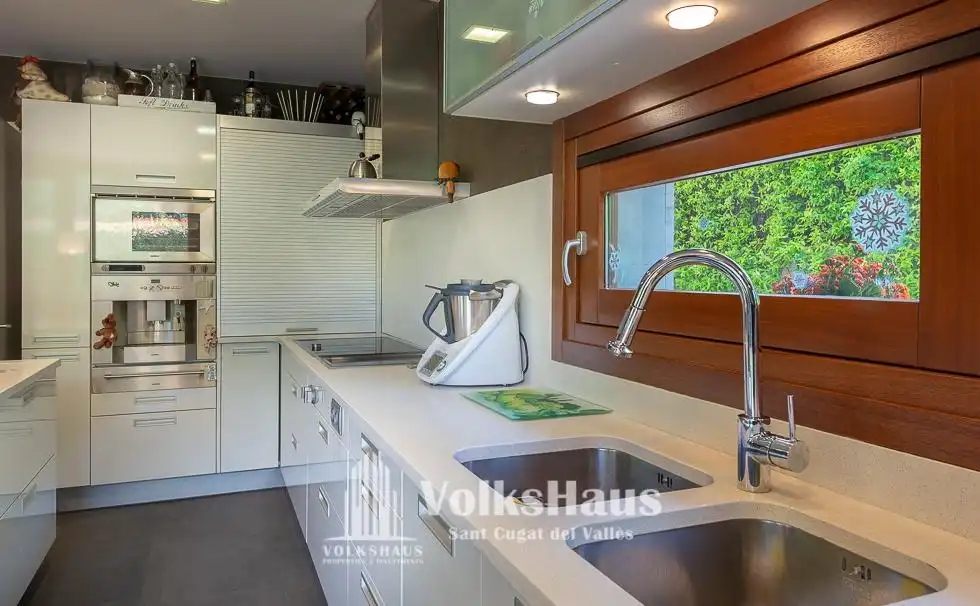 Küche von Haus oder Chalet zum Verkauf in Sant Cugat del Vallès mit Klimaanlage, Heizung und Privatgarten