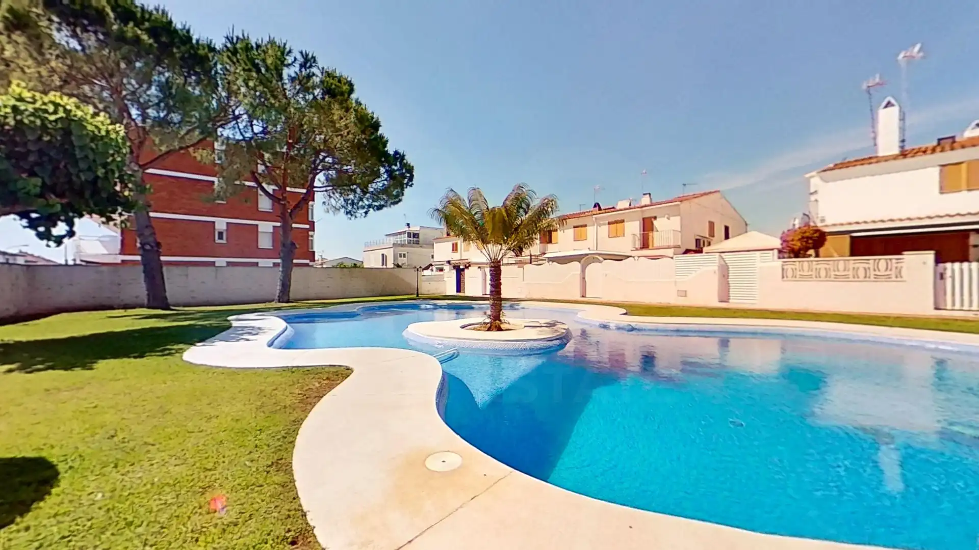 Piscina de Casa adosada en venda en Creixell amb Aire condicionat, Terrassa i Piscina