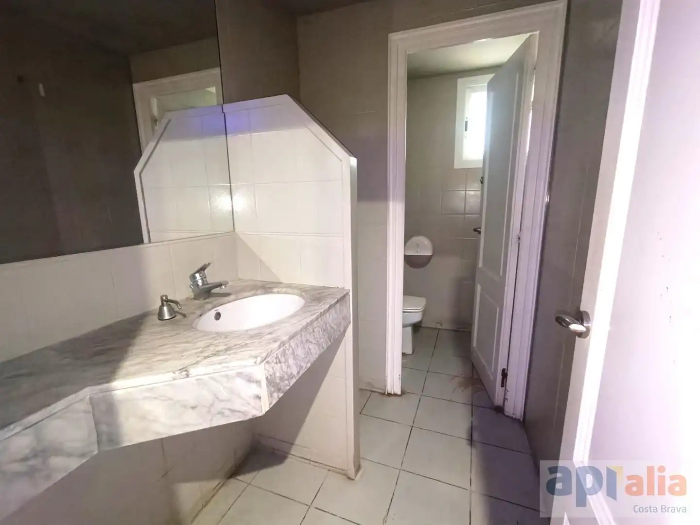 Bathroom of Flat for sale in Palafrugell