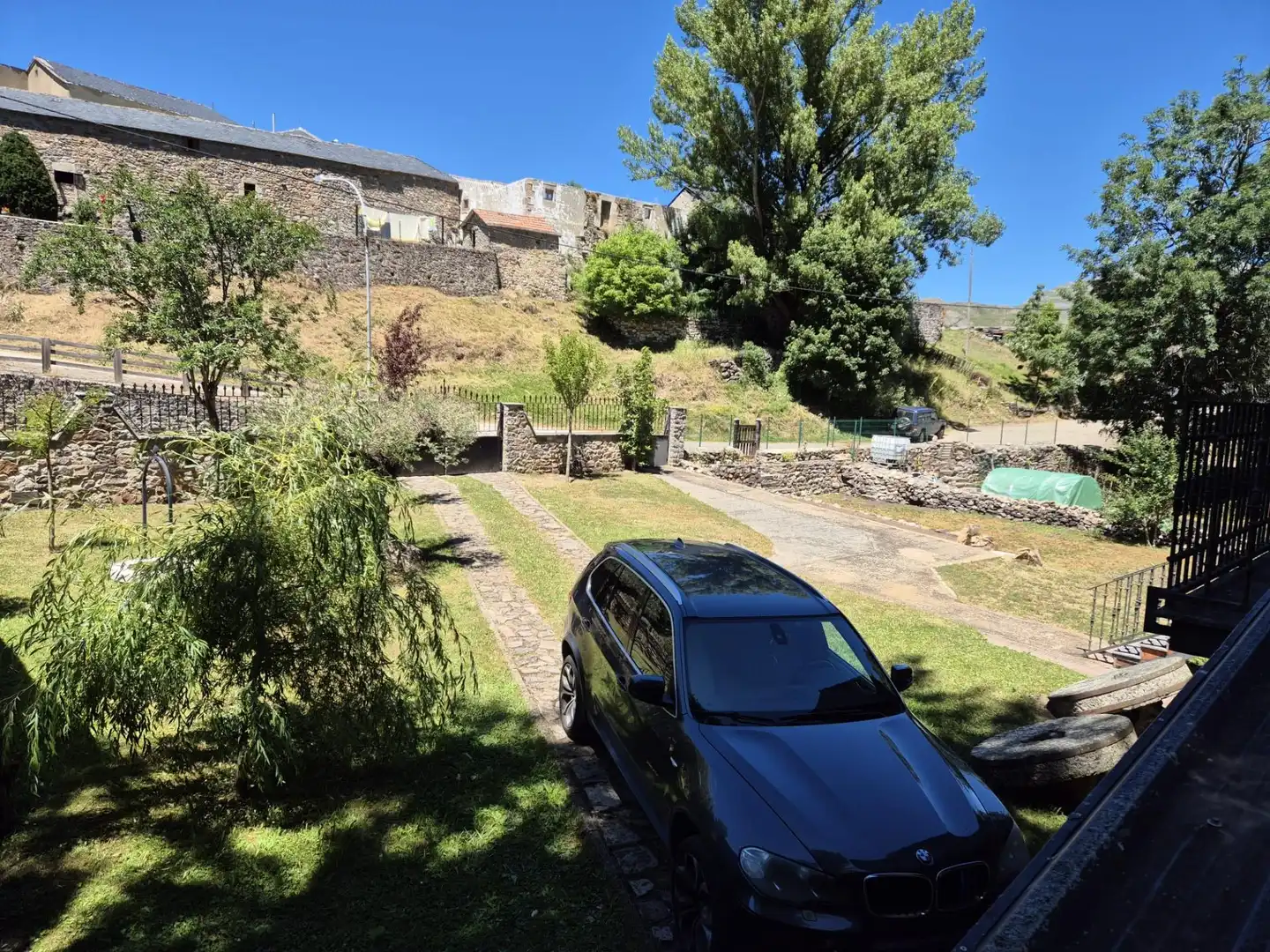 Parking de Casa o chalet en venta en Cabrillanes con Calefacción, Jardín privado y Terraza