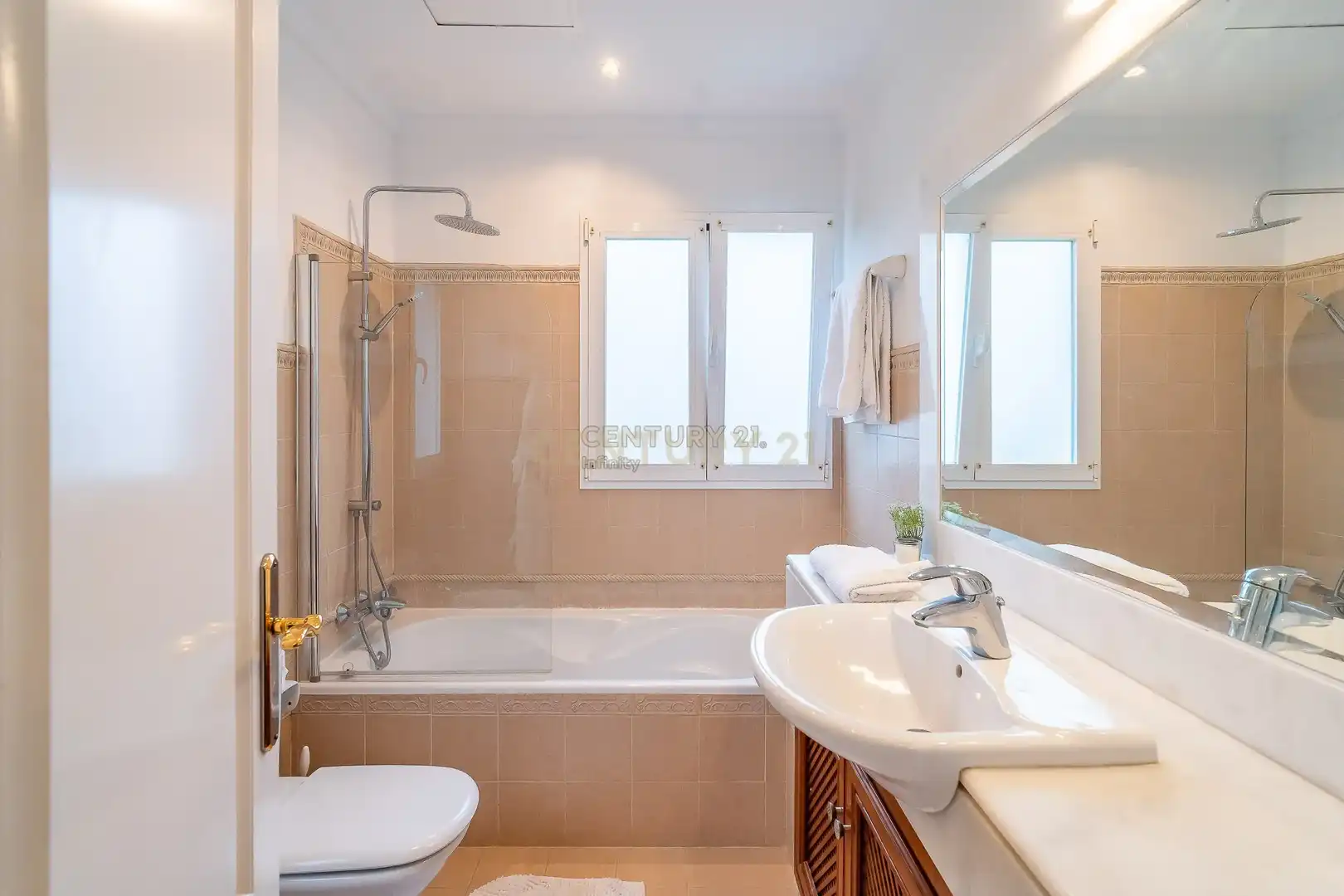 Bathroom of Houses for sale in Mijas  with Air Conditioner, Private garden and Storage room
