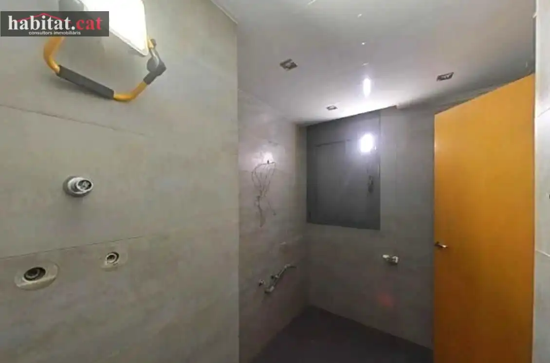 Baño de Casa o chalet en venta en Vilanova i la Geltrú con Piscina y Balcón