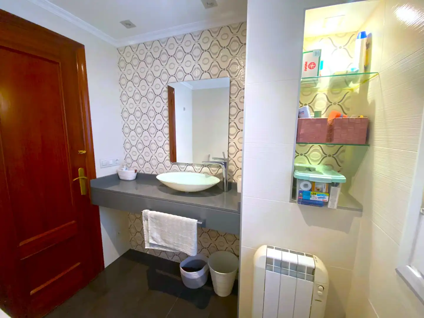 Badezimmer von Wohnung zum Verkauf in Castro-Urdiales mit Heizung, Parkett und Terrasse