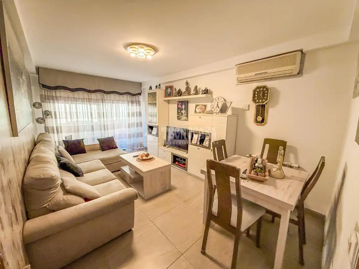 Living room of Flat for sale in Parla  with Air Conditioner, Heating and Terrace