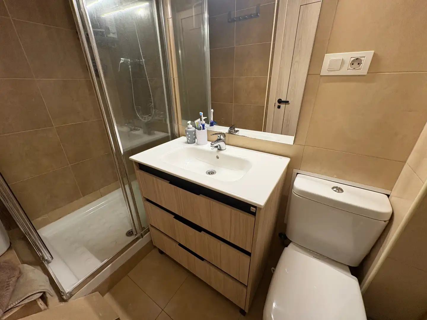 Badezimmer von Maisonette zum Verkauf in Vallgorguina mit Klimaanlage, Heizung und Terrasse