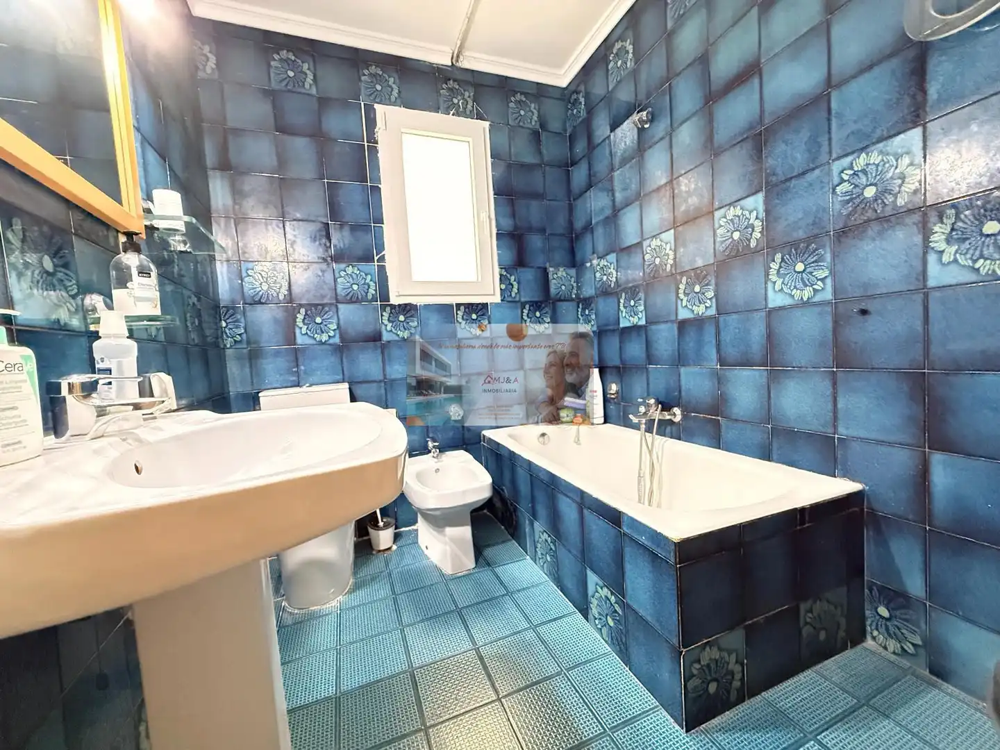 Bathroom of Flat for sale in Castellón de la Plana / Castelló de la Plana  with Terrace, Storage room and Balcony