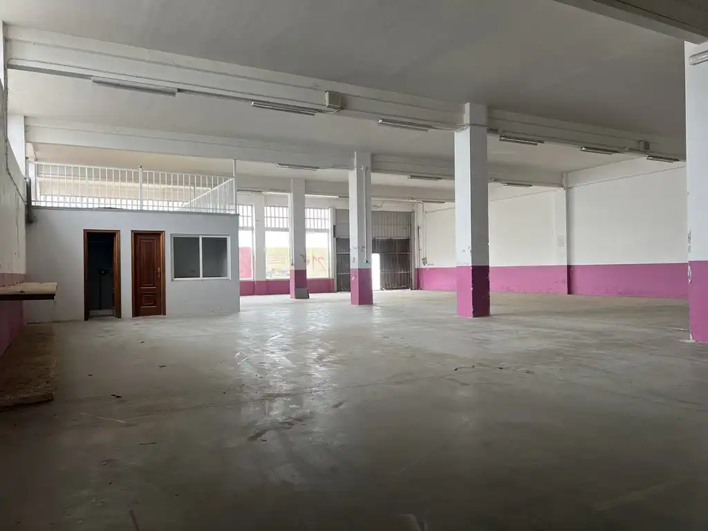 Industrial buildings for rent in Padrón