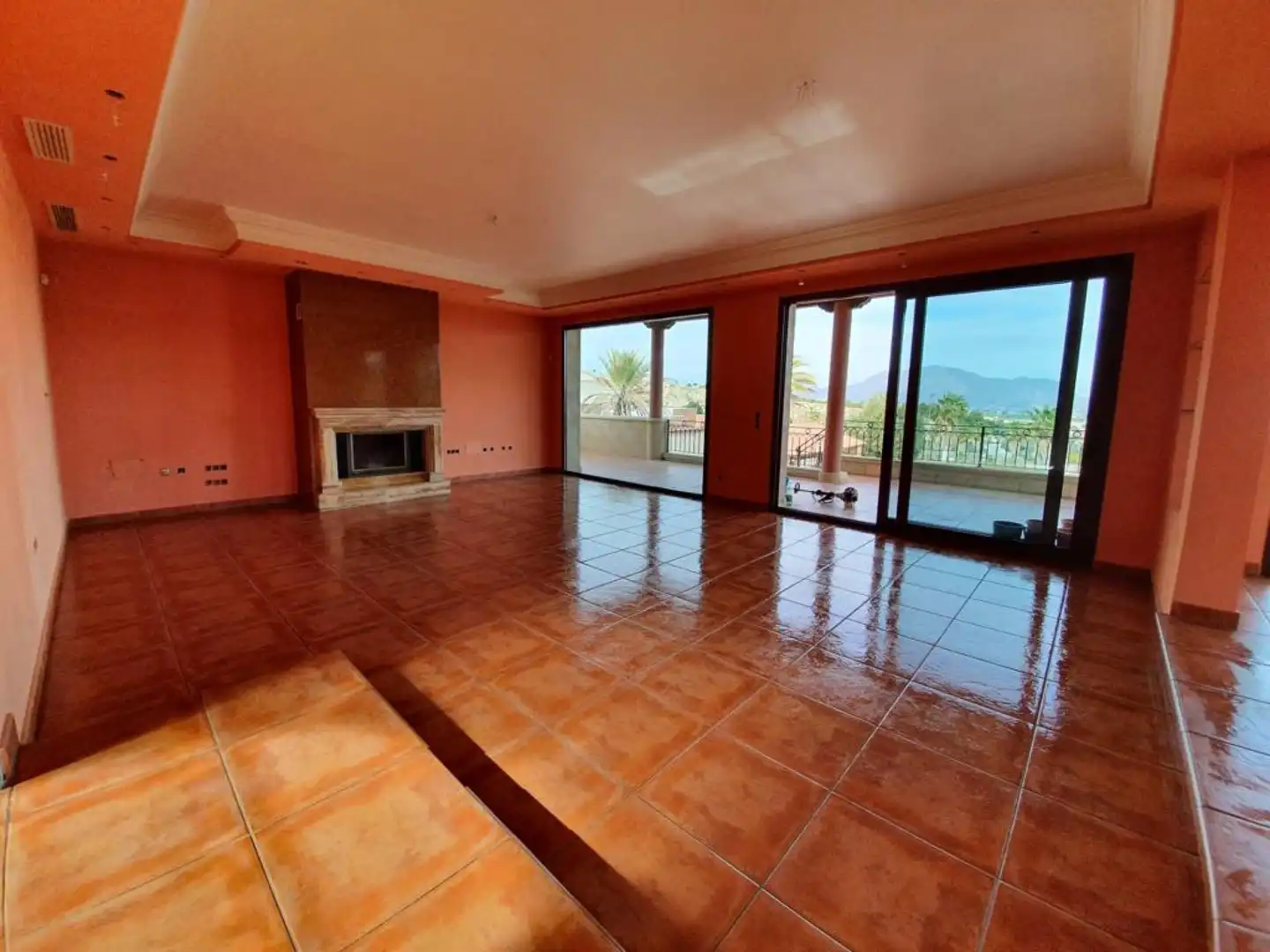 Chalet con piscina en venta en C/ Irlanda, imagen 2