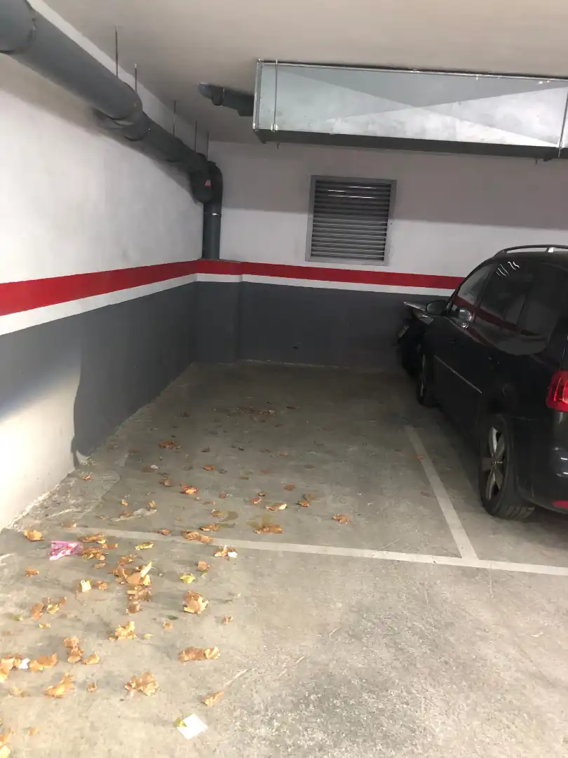 Garage for rent in Carrer de Josep Tarradellas, 50, Turó de Can Mates