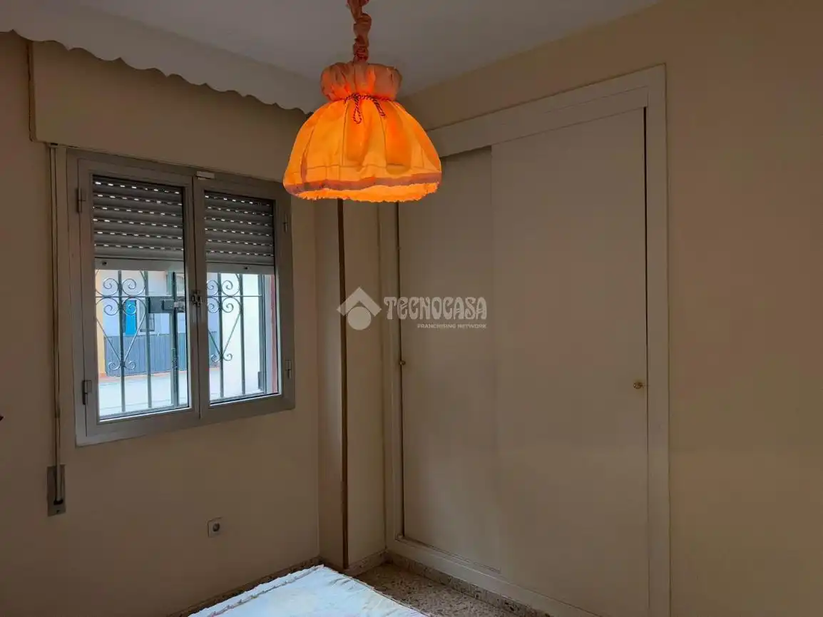 Habitación de Casa adosada en venta en Sevilla con Aire acondicionado y Alarma