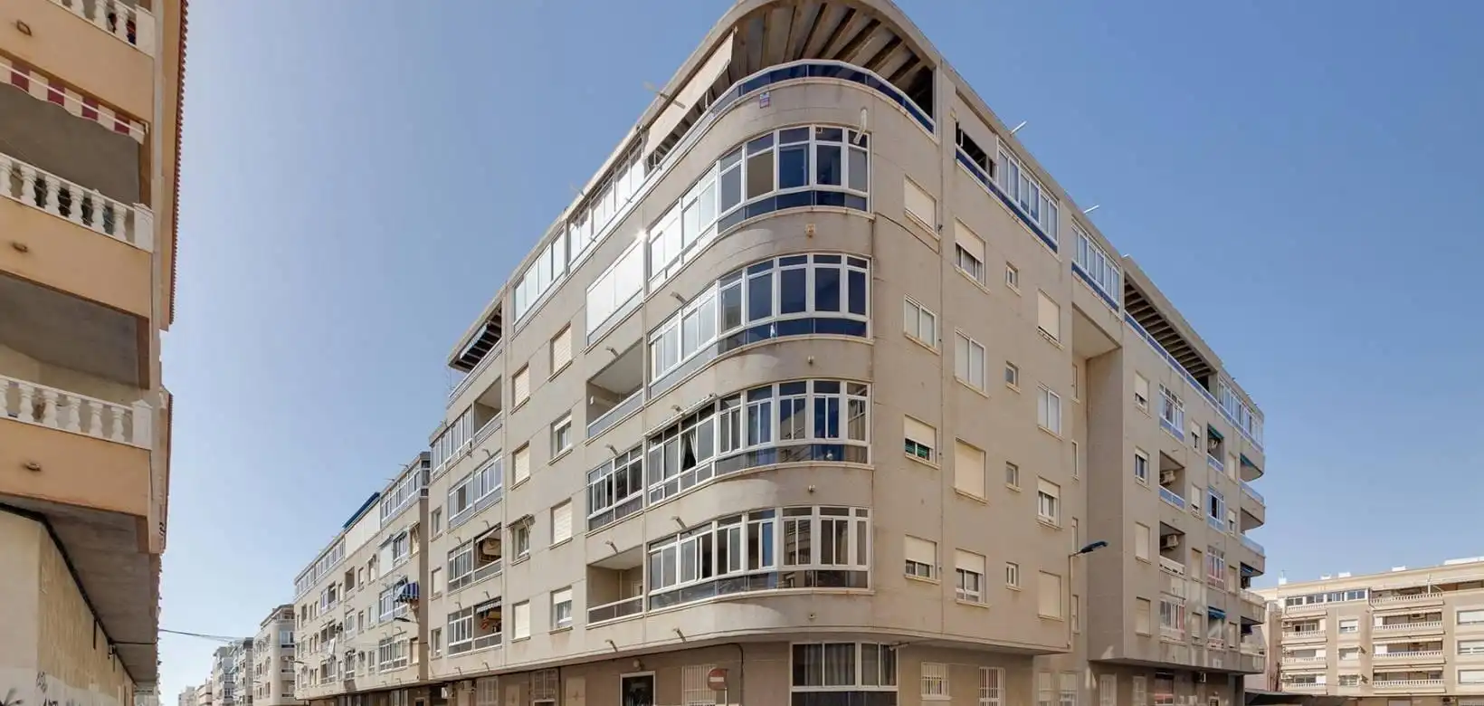 Vista exterior de Apartament en venda en Torrevieja amb Aire condicionat, Calefacció i Terrassa