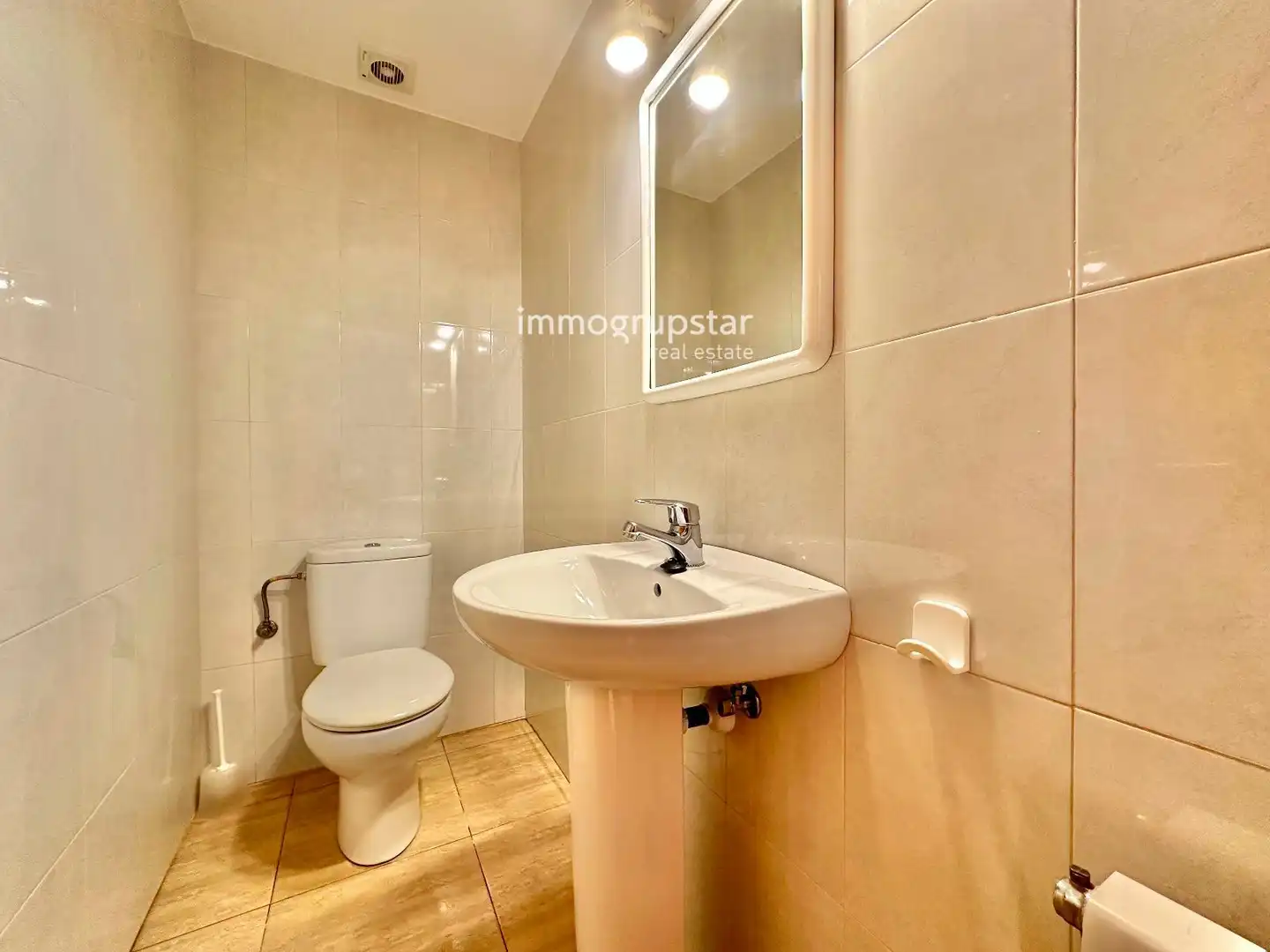 Baño de Dúplex en venta en Palamós con Calefacción, Terraza y Balcón
