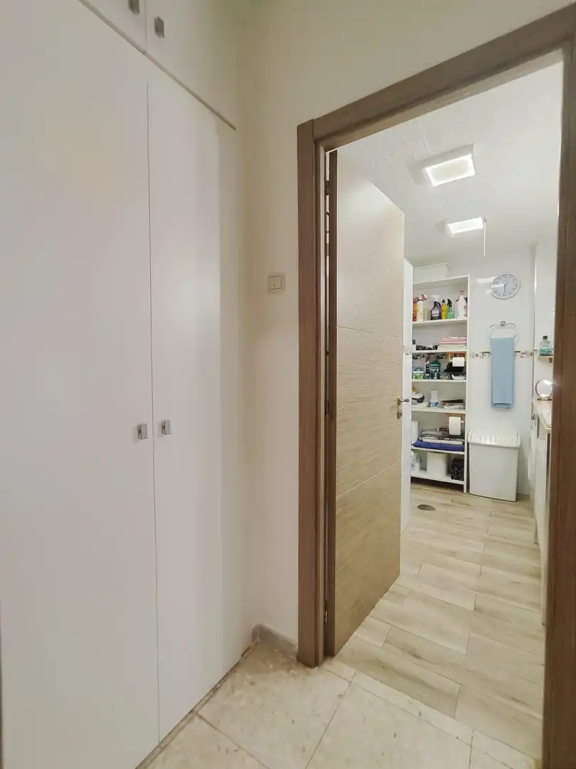 Wohnung zum Verkauf in Torremolinos mit Klimaanlage, Privatgarten und Terrasse