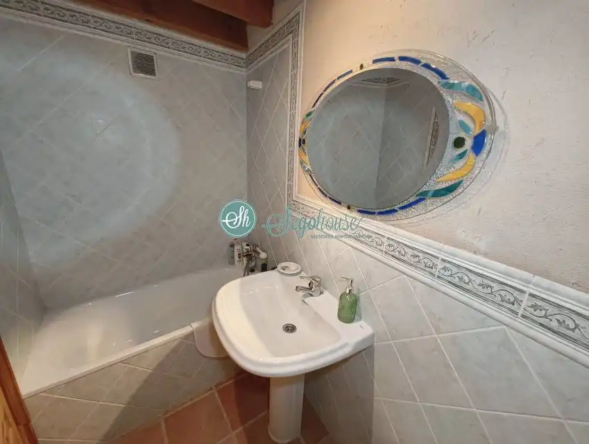 Baño de Casa o chalet en venta en Escobar de Polendos con Calefacción y Trastero