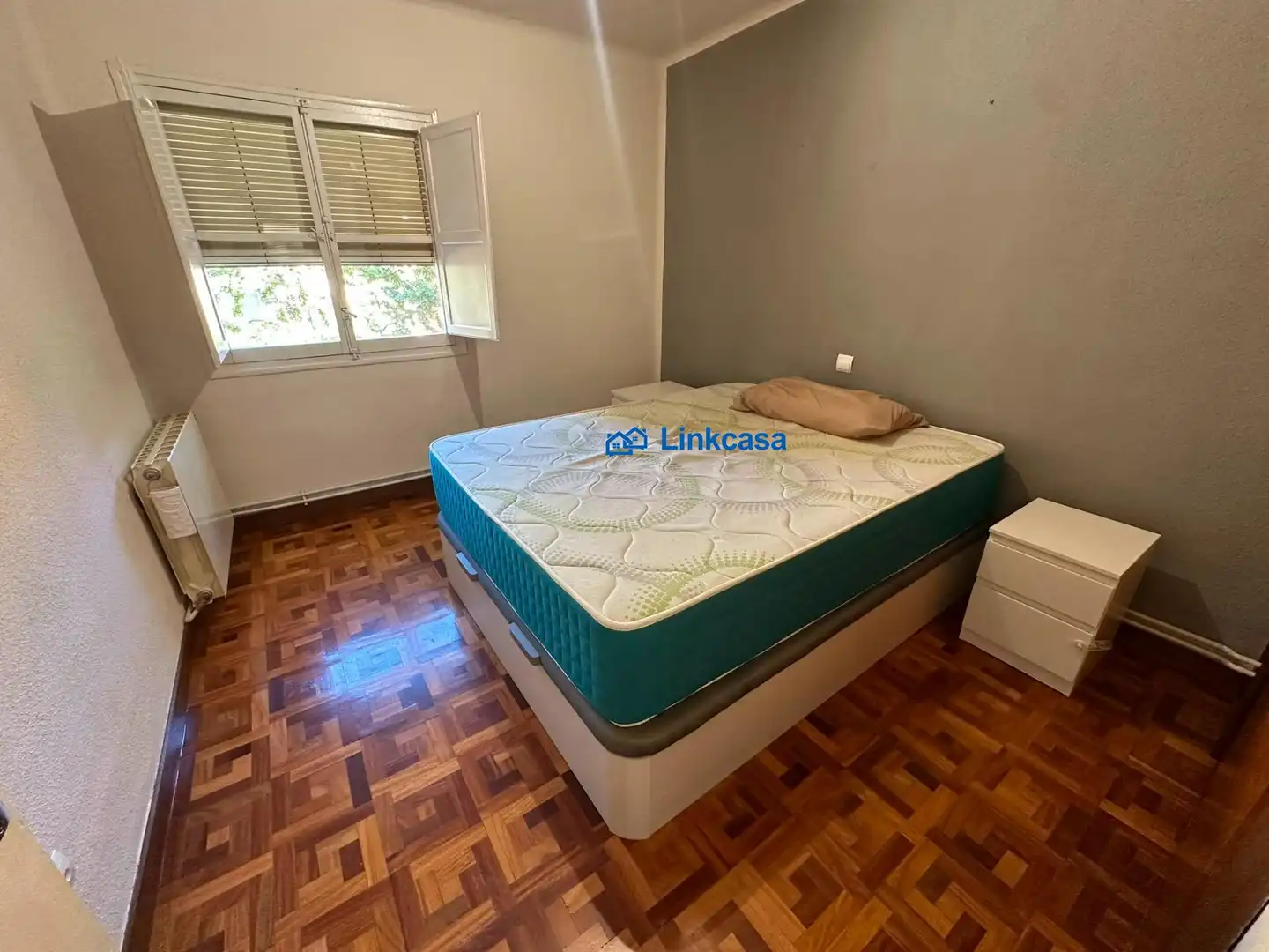 Habitación de Piso en venta en Madrid con Calefacción, Parquet y Terraza