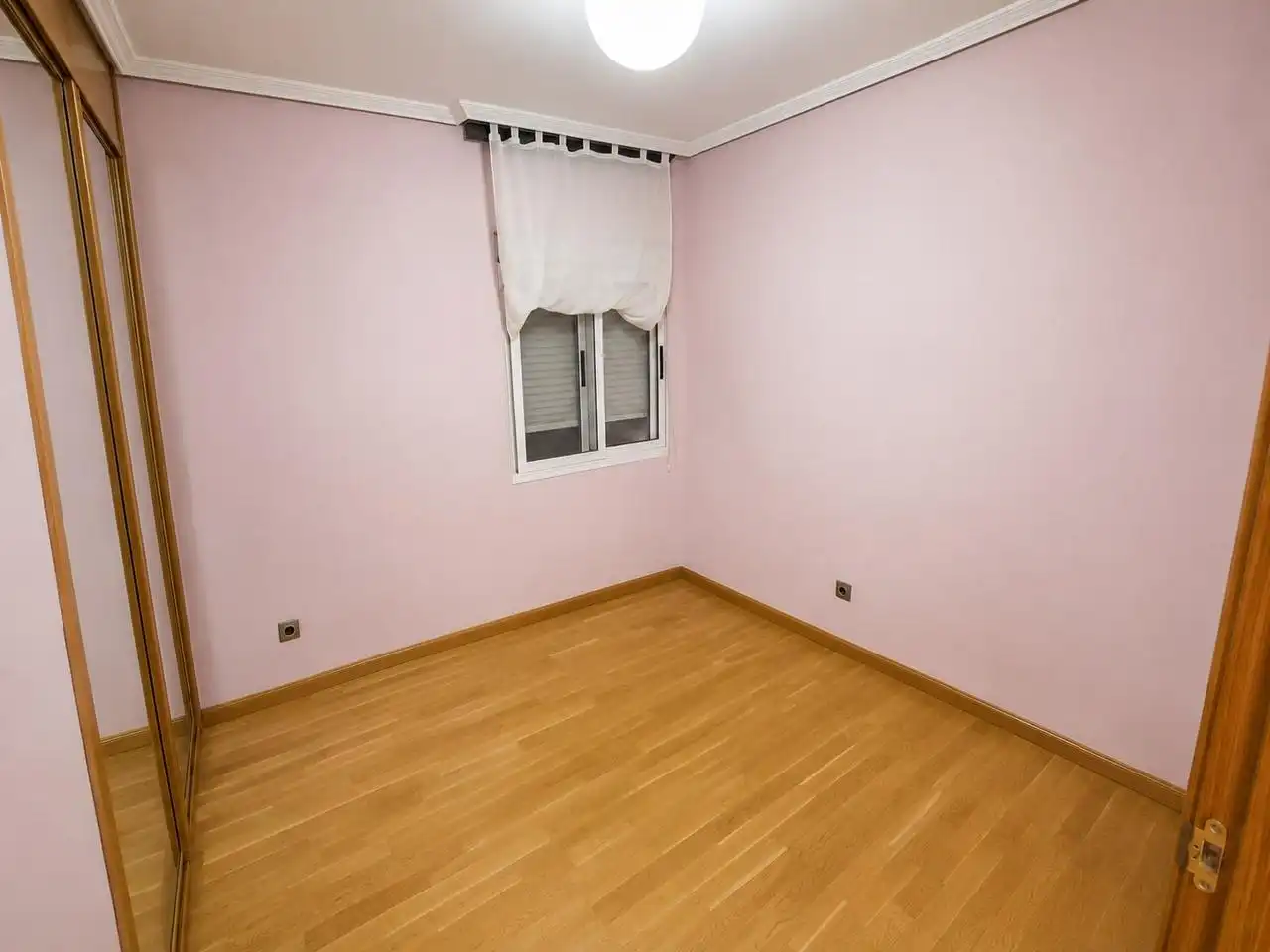 Schlafzimmer von Wohnung zum Verkauf in Zaragoza mit Klimaanlage, Heizung und Parkett
