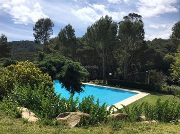 Appartamento con piscina in affitto a Carrer del Puigmal 13