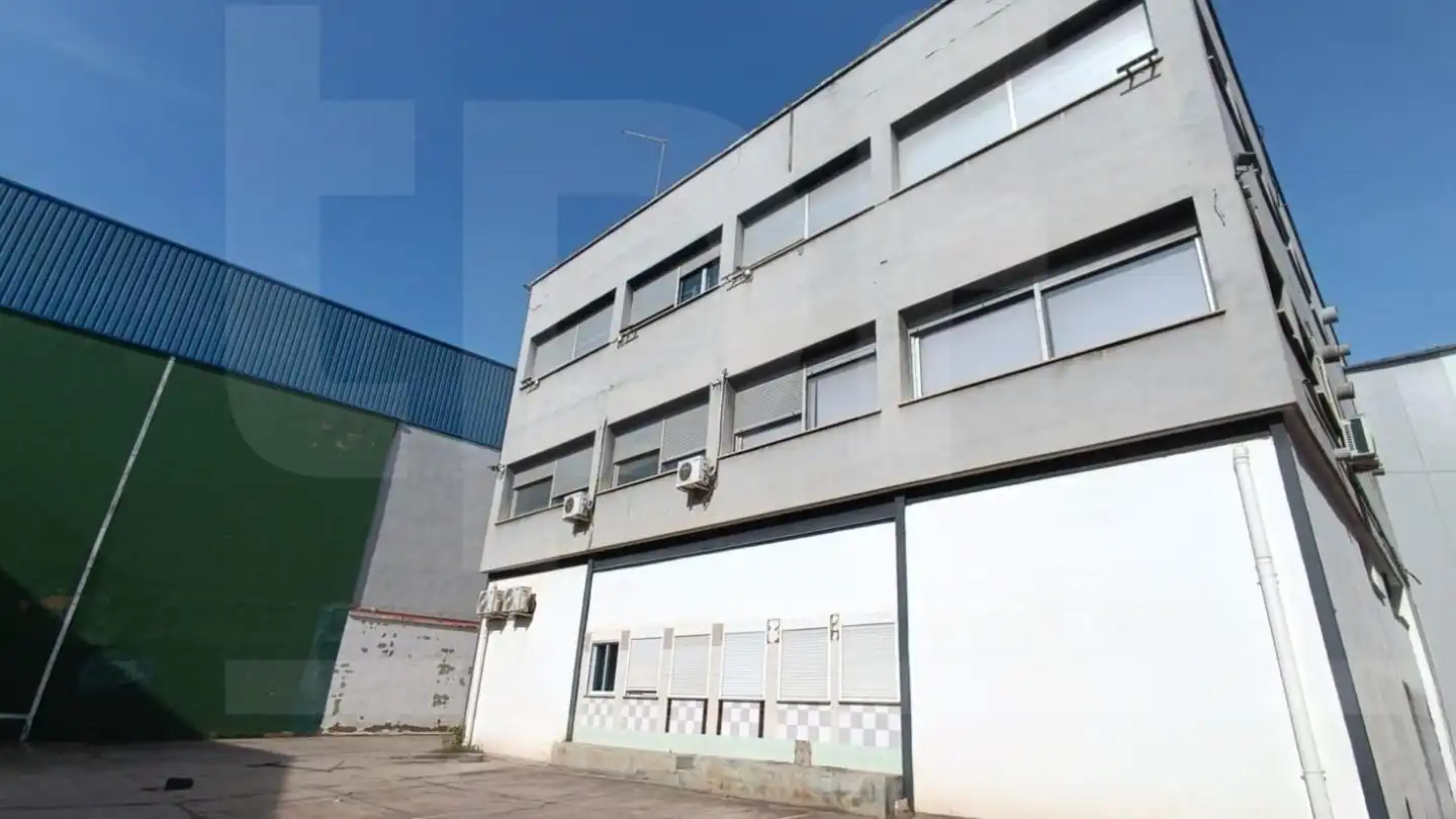 Vista exterior de Nau industrial de lloguer en Paterna