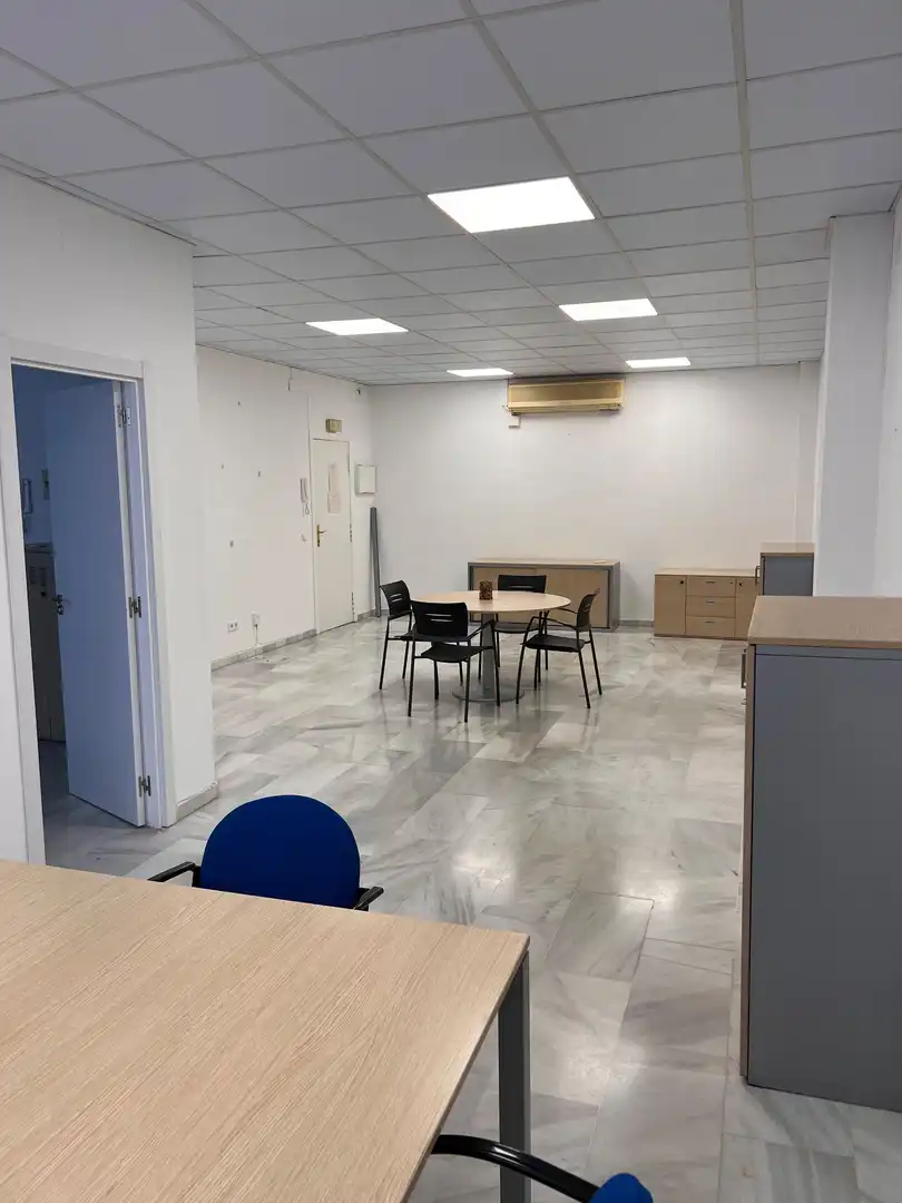Ufficio con ascensore in affitto a Artesanía 28, imagen 11